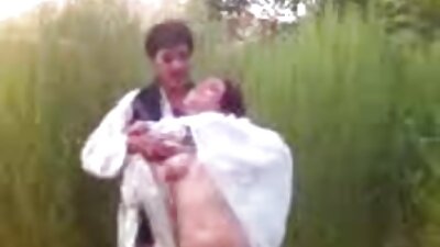 முதல் ஆண்டு மாணவர்களின் அழகான ஜோடி கேமராவில் ஃபக்